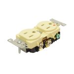 Tomacorriente doble 2x15A+T uso industrial NEMA 5-15R marfil